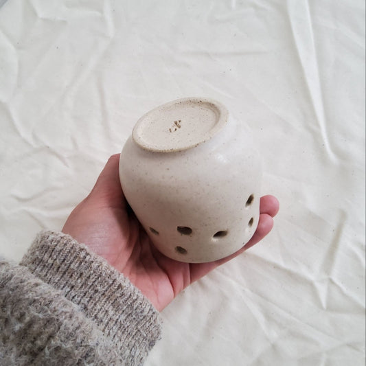 Candle holder matte